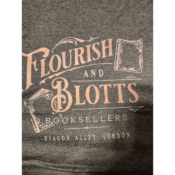 Flourish and Blotts Bookstore T-shirt Size 1XL-NWOT - Picture 6 of 7